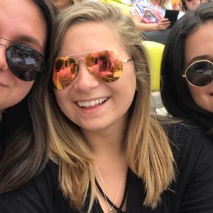 Meet your Posher, Jocelyn